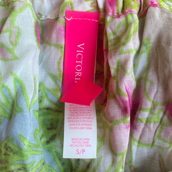 Victoria’s Secret Floral Lightweight Tropical Ruffled Romper Size Small Vacation - Picture 2 of 6